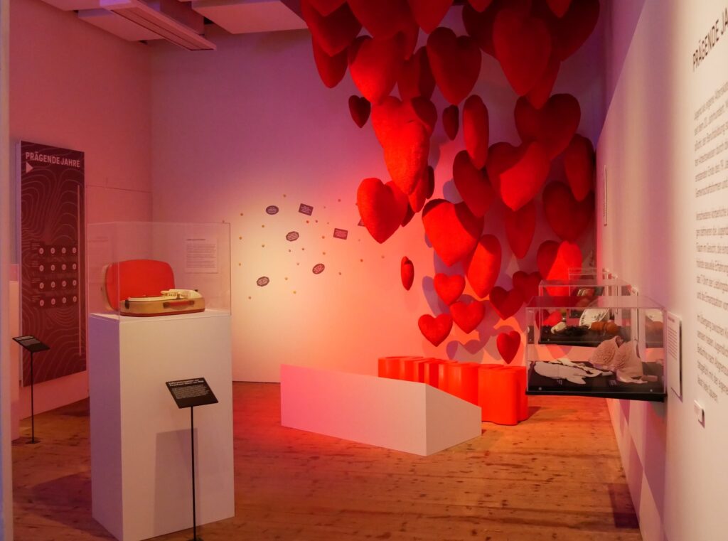 Sonderausstellung «Leben & Lassen. Spuren des Menschseins», Bereich Jugend (Foto: Noemi Bearth)