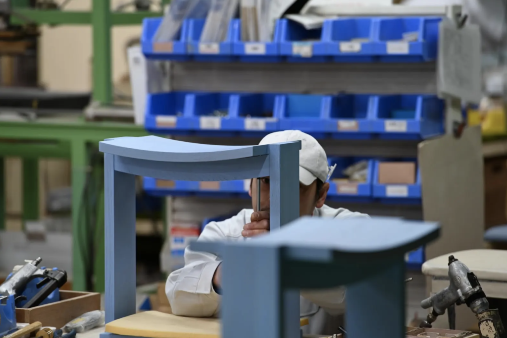 © Karimoku New Standard