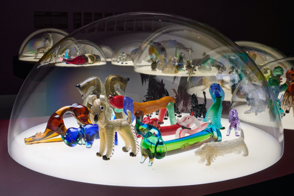 Vues d’exposition  mudac, Et nous alors, Vue exposition, avril 2026 © Antoine Martin 