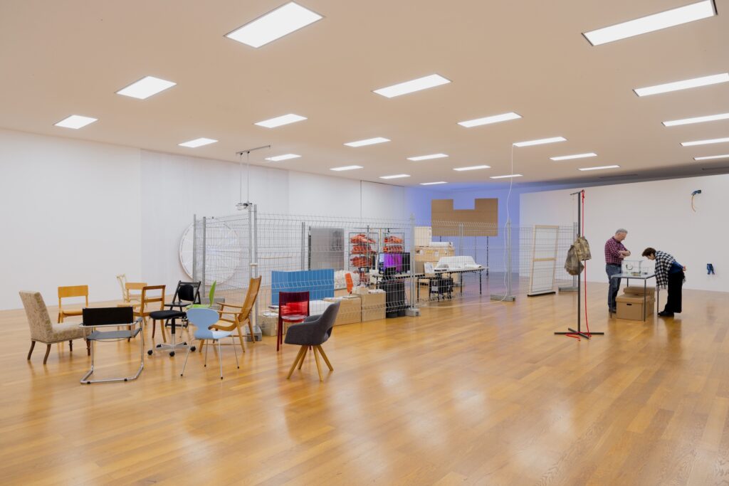 Im Kontext der Sammlung: RELAX (chiarenza & hauser & co). What is wealth? Ausstellungsansicht Kunstmuseum Liechtenstein Foto: Alicia Olmos Ochoa © RELAX (chiarenza & hauser & co) / Kunstmuseum Liechtenstein 2026