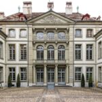 Erlacherhof Bern - Foto: JoachimKohlerBremen, 2019, https://commons.wikimedia.org/wiki/User:JoachimKohler-HB (Ausschnitt) - Lizenz: https://creativecommons.org/licenses/by-sa/4.0/deed.en - Datei:https://de.wikipedia.org/wiki/Erlacherhof#/media/Datei:Erlacherhof_in_Bern.jpg