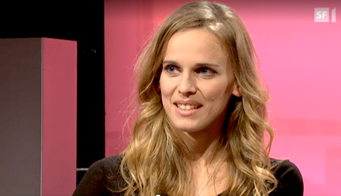 Katja Wünsche - © SRF 1, «Aeschbacher», 11.10.2012, https://www.srf.ch/play/tv/aeschbacher/video/katja-wuensche?urn=urn:srf:video:14f4dff9-a39f-4e1a-8d90-9ecb81b10050