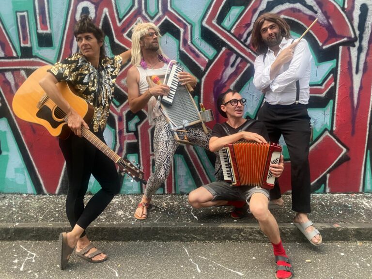 Pierre Deveaud, Violeta Hodgers, Pablo Balmer et Jeremy Calame