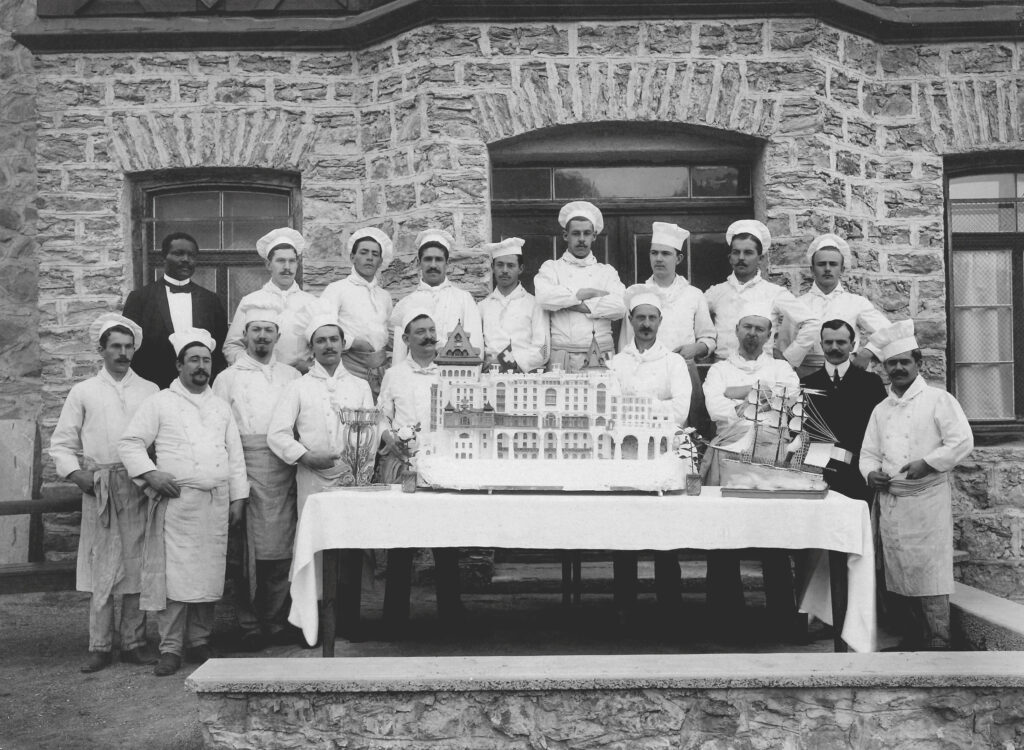 Köche des Hotel Palace, St. Moritz 1907  Archiv culturel d’Engiadin’Ota, Zuoz