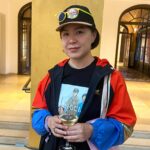 Cao Fei, 2024 - Foto: Kaethe17, https://commons.wikimedia.org/wiki/User:Kaethe17 - Lizenz: https://creativecommons.org/licenses/by/4.0/deed.en - Datei: https://commons.wikimedia.org/wiki/File:Cao-fei-lenbachhaus-2024.jpg