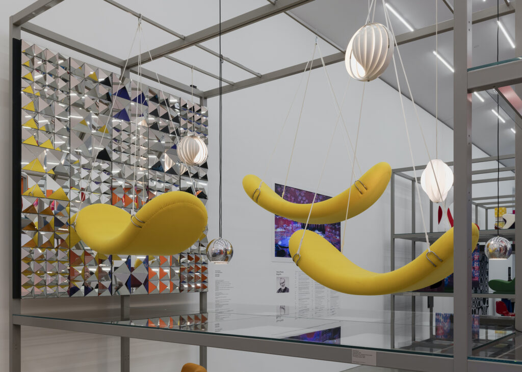 Bild: Installationsansicht  «Verner Panton. Form, Farbe, Raum», Design von Verner Panton  © Verner Panton Design AG  - Foto: Vitra Design Museum / Franz Wamhof, 2026