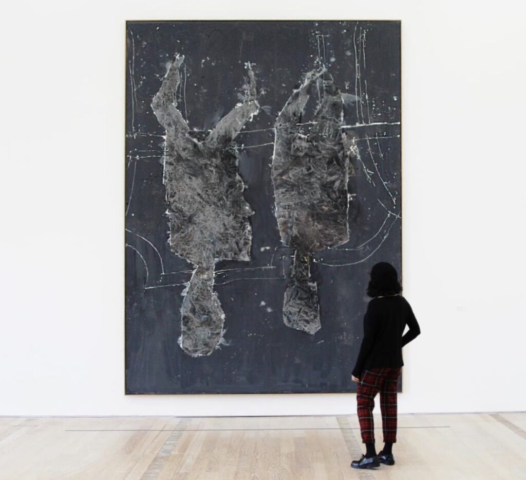Bild: Wer alles? Was alles? in der Ausstellung «Mondvogel und Spinne» in der Fondation Beyeler, Riehen/Basel, 2018; © Georg Baselitz, 2018 - Foto: Ana Brankovic