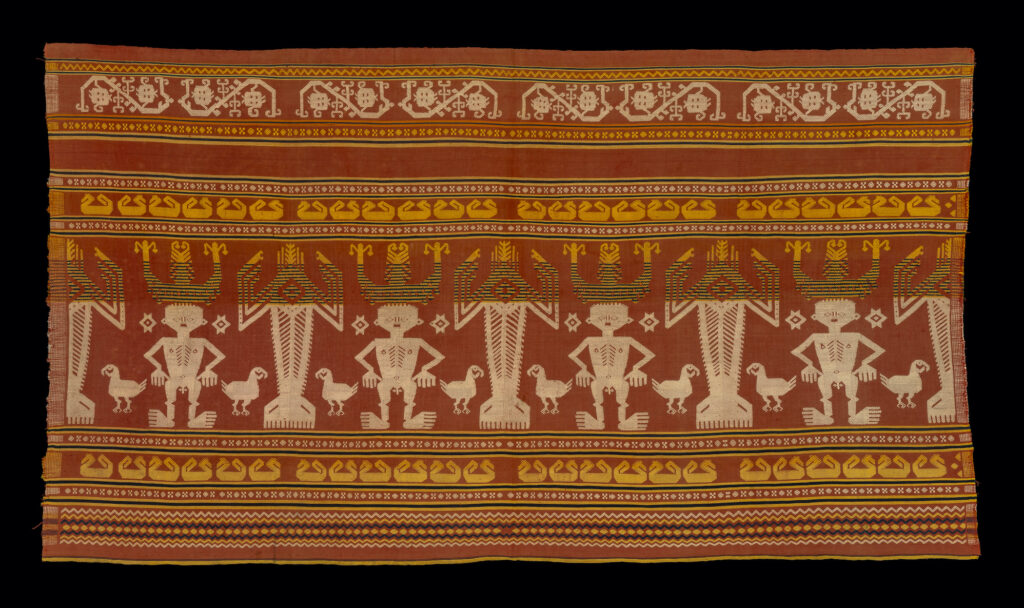 TRAME Eastern Sumba. Sumbanese people. Handspun cotton, natural dyes. First half of the 20th century. 84×150 cm. Zuellig Collection. ©FCM:MUSEC, Lugano