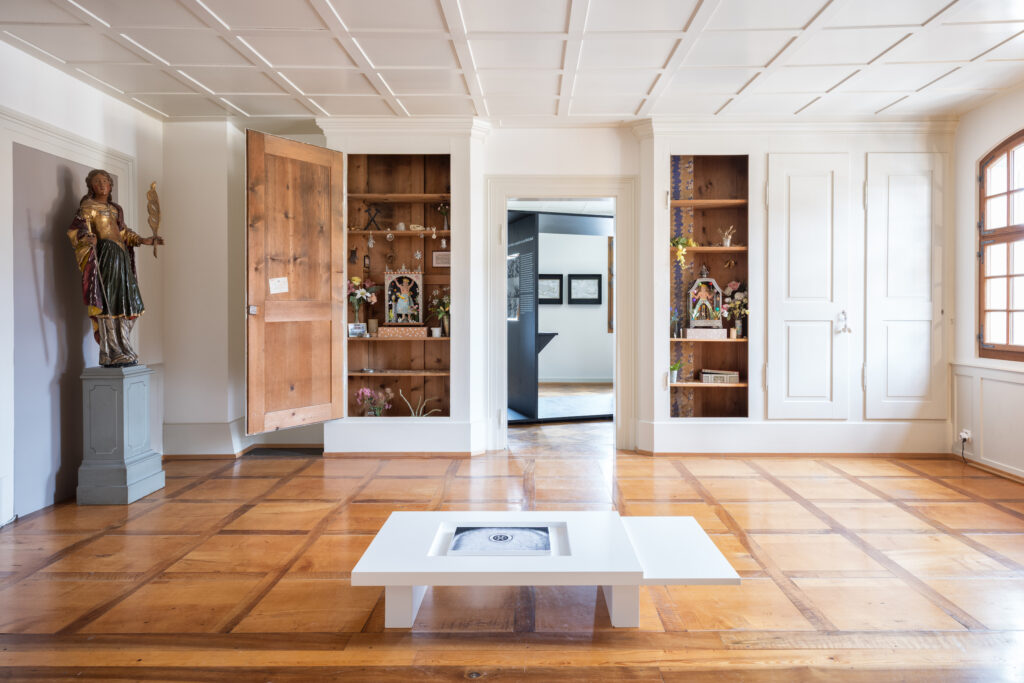 «Fluss(ab)Fluss» im Museum Bruder Klaus Ausstellungsimpression 2026