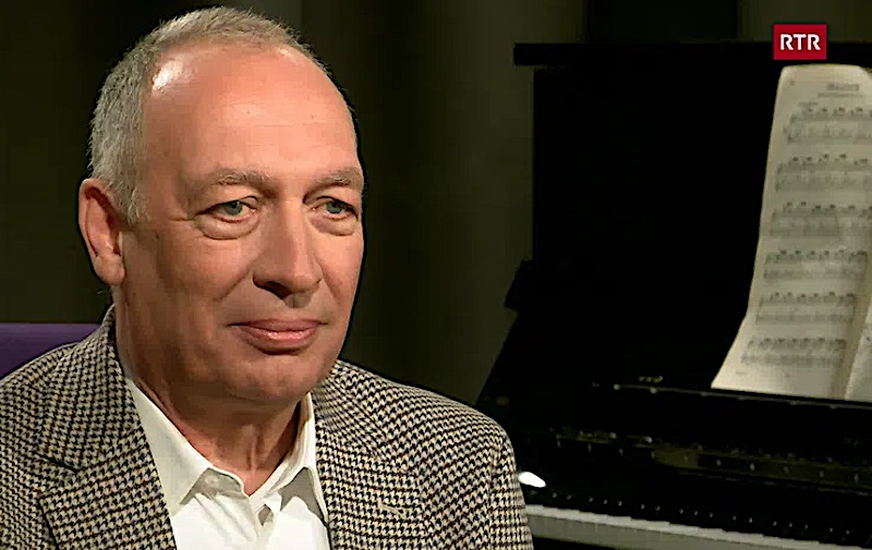 Bernard Maissen - Foto: © RTR, 2025, https://www.rtr.ch/cultura/sin-visita-tar-50-50-bernard-maissen-jau-sun-sursta-da-la-decisiun-dal-tribunal