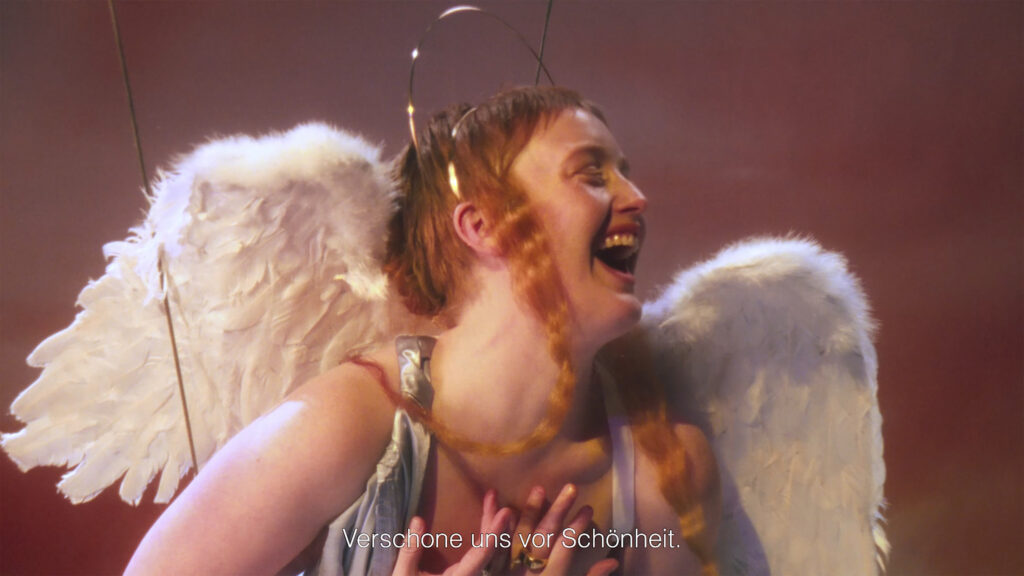 Filmstill aus PsyFi*, Extrasensory - Chloe Wise, Kulturstiftung Basel H. Geiger, 2026 2