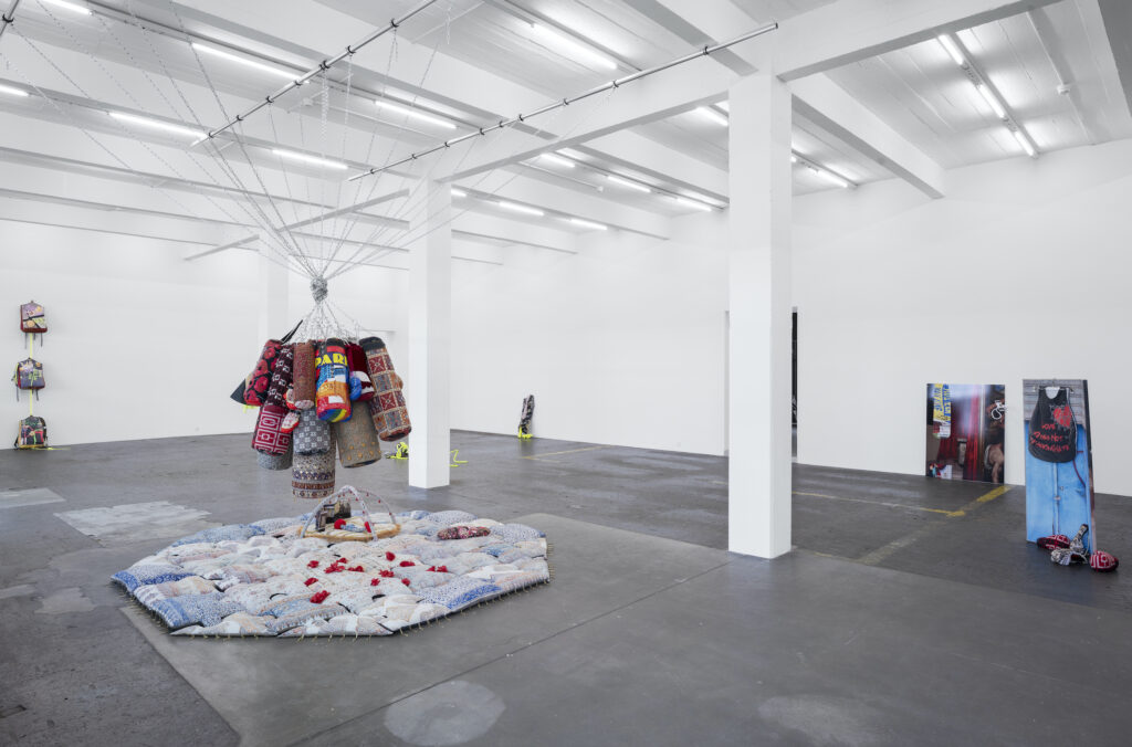 Chalisée Naamani, «Octogone», Ausstellungsansicht, 2026. Photo: Kunst Halle Sankt Gallen, E. Sommer. Courtesy: die Künstlerin und Ciaccia Levi, Paris/Turin.