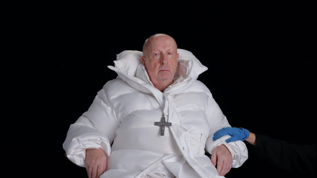 Martyna Marciniak, Still aus Anatomy of Non-Fact, Chapter 1 AI Hyperrealism, 2023, Video, ca. 18 Min. © Martyna Marciniak