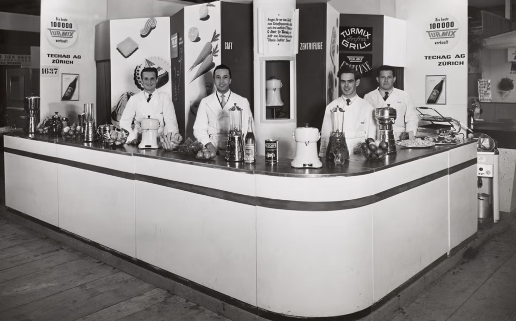 Stand an der Olma der Techag AG, Zürich, mit «Turmix»-Geräten, Foto: F. Krüsi & Co., St.Gallen, 1951, Staatsarchiv St.Gallen