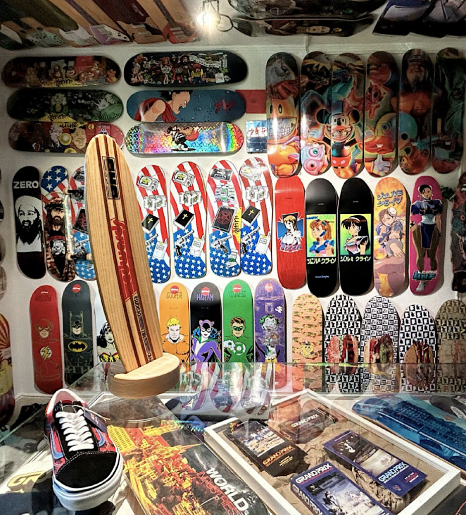 Vue d’un espace du Geneva Skateboard Museum © 2026, Sophie Jeannenot