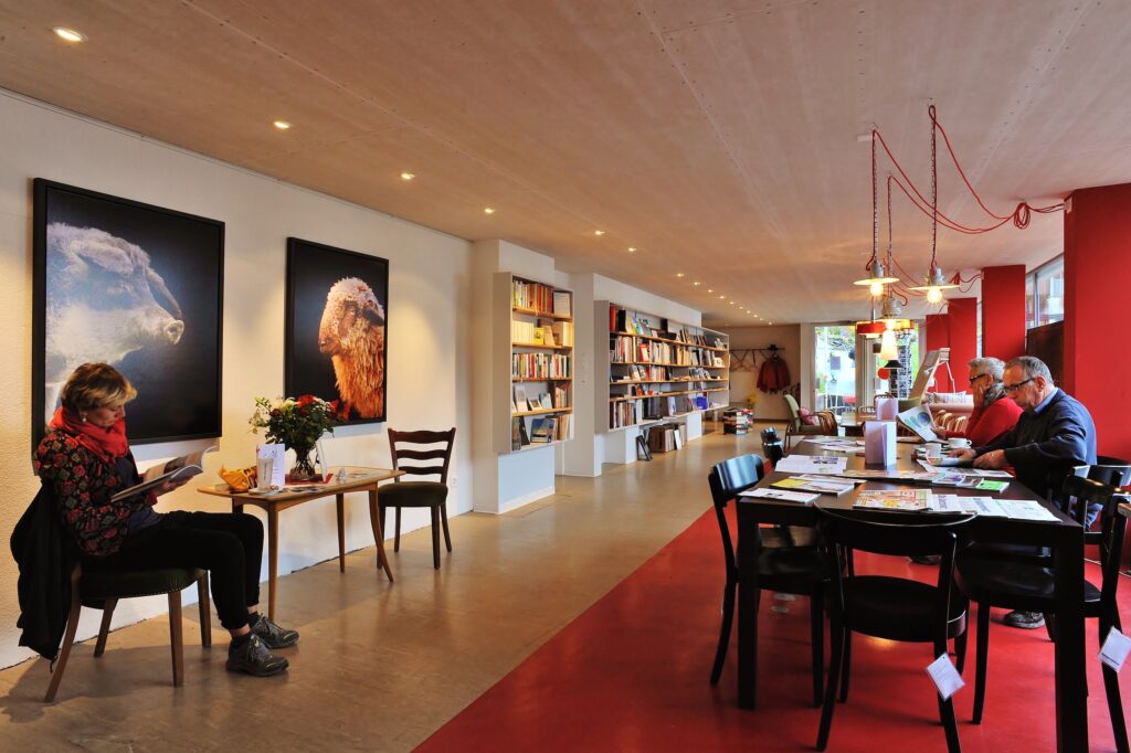 BSINTI Lesecafé und Kulturbar © Fridolin Wachter