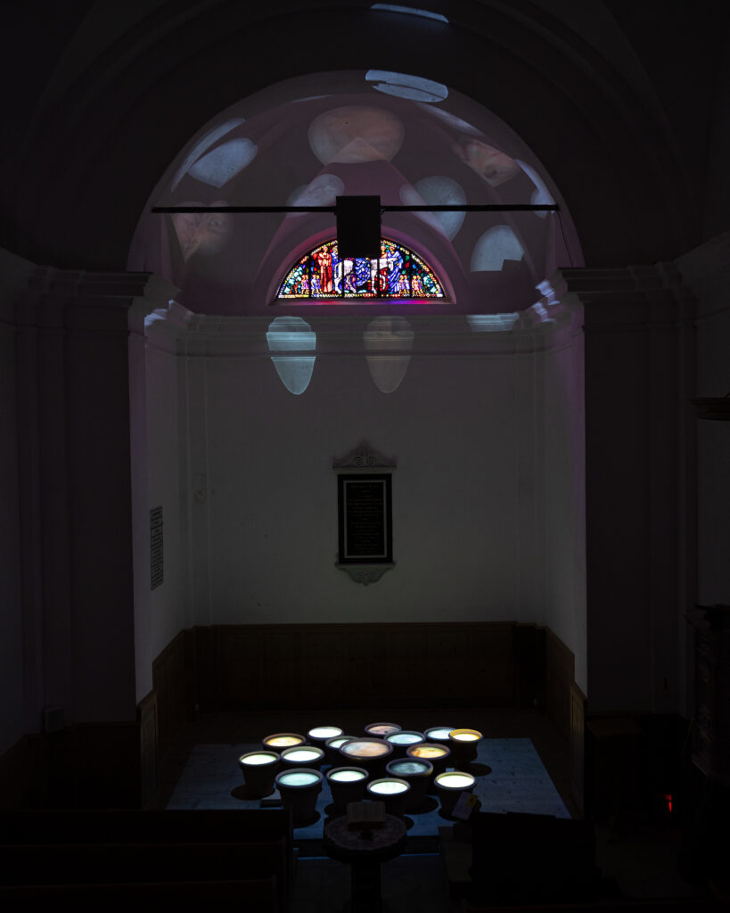 Helena von Beust Vasi comunicanti in Bregaia, 2026 Borgonovo, Kirche San Giorgio © ecomunicare, Simone Ronzio