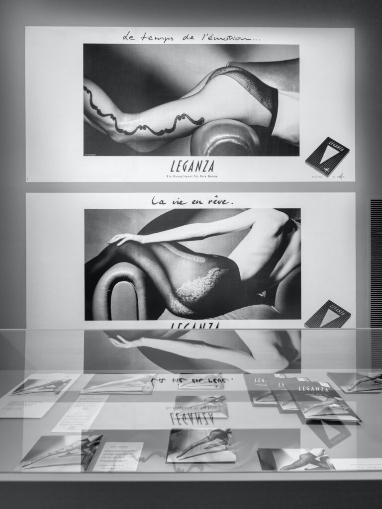 Jeanloup Sieff: Werbefotografien für „Leganza“ (Media AG Heiden, 1988. „Mise en Scene. Modefotografie von der Belle Époque bis heute“.  Eine Ausstellung im Textilmuseum St.Gallen, 3.7.26-28.2.27. Foto: Jürg Zürcher, 2026