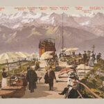 Postkarte mit Touristen auf Rigi-Kulm mit Blick auf die Berner-Hochalpen, Edition Photoglob, um 1910 © Schweizerisches Nationalmuseum postkarte-touristen-auf-rigi-kulm-.jpg