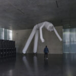 Cyprien Gaillard When you expect flutes, it’s whistles Ausstellungsansicht Erdgeschoss Kunsthaus Bregenz, 2026 Visitant (no dancing 2020 – 2021), 2021 Foto: Timo Ohler © Cyprien Gaillard, Kunsthaus Bregenz Courtesy of the artist, Berlin Atonal, Sprüth Magers, Gladstone Gallery