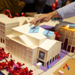 Modell des Luzerner Theaters zum Anfassen © Kim da Mott, https://theaterwerkplatz-luzern.ch/news/mitwirkungsprozess-vision-theaterwerkplatz-luzern-es-geht-los/