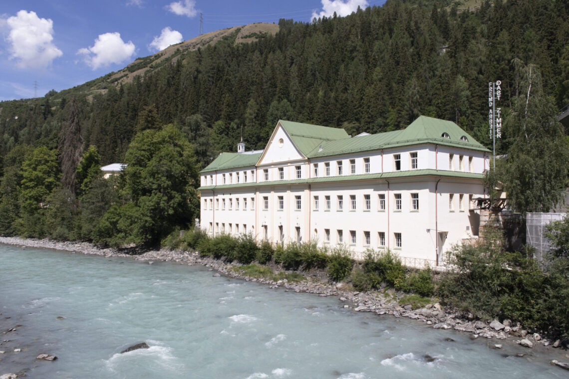 Neu können sich Kunst- und Kulturschaffende aus den Kantonen Luzern, Schwyz, Zug und Obwalden für einen einmonatigen Aufenthalt in der Fundaziun Nairs in Scuol bewerben. (Bild: Nelly Rodriguez)