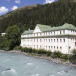 Neu können sich Kunst- und Kulturschaffende aus den Kantonen Luzern, Schwyz, Zug und Obwalden für einen einmonatigen Aufenthalt in der Fundaziun Nairs in Scuol bewerben. (Bild: Nelly Rodriguez)