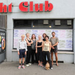 Das Organisationsteam (v.l.) mit Jonathan Steiger, Miriam Schöb, Carol Müller, Nathalie Brückner, Irène Unholz, Momoko Berthold und Hund Milli, Sebastian Quast - Foto: pd / Louisa Graefen