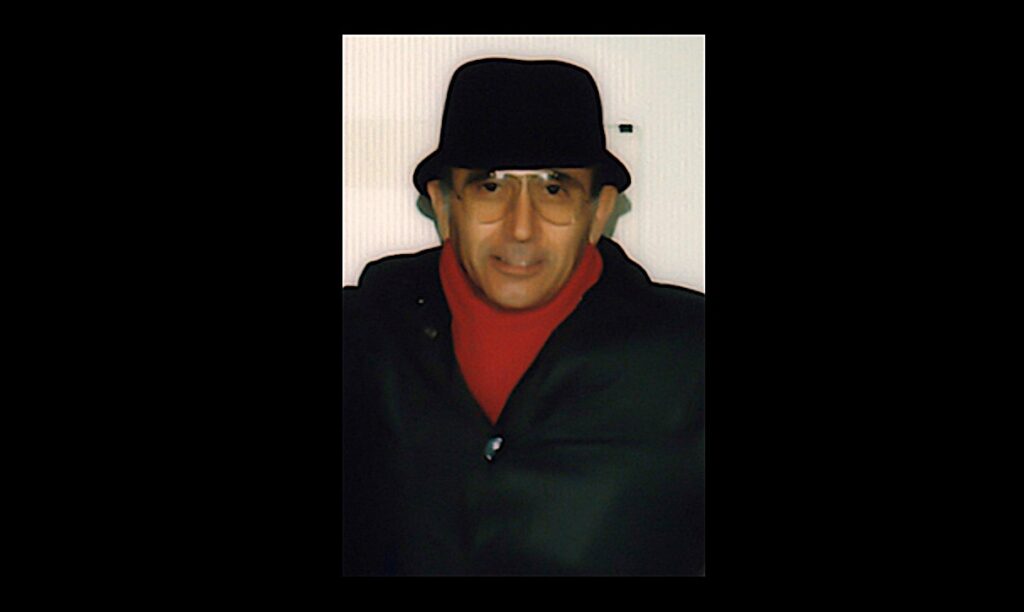 Franco Fontana, 1982 - Foto: Augusto De Luca, https://www.flickr.com/photos/101358191@N02/9760575385/sizes/o/in/photostream/ - Lizenz: https://creativecommons.org/licenses/by-sa/2.0/deed.en - Datei: https://commons.wikimedia.org/wiki/File:Franco_Fontana_(cropped).jpg