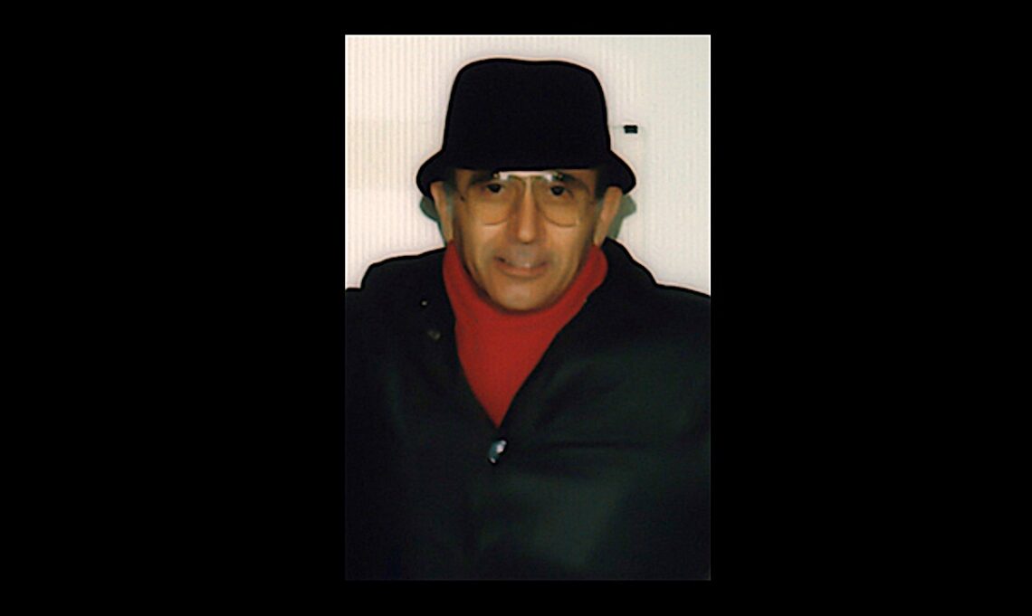 Franco Fontana, 1982 - Foto: Augusto De Luca, https://www.flickr.com/photos/101358191@N02/9760575385/sizes/o/in/photostream/ - Lizenz: https://creativecommons.org/licenses/by-sa/2.0/deed.en - Datei: https://commons.wikimedia.org/wiki/File:Franco_Fontana_(cropped).jpg