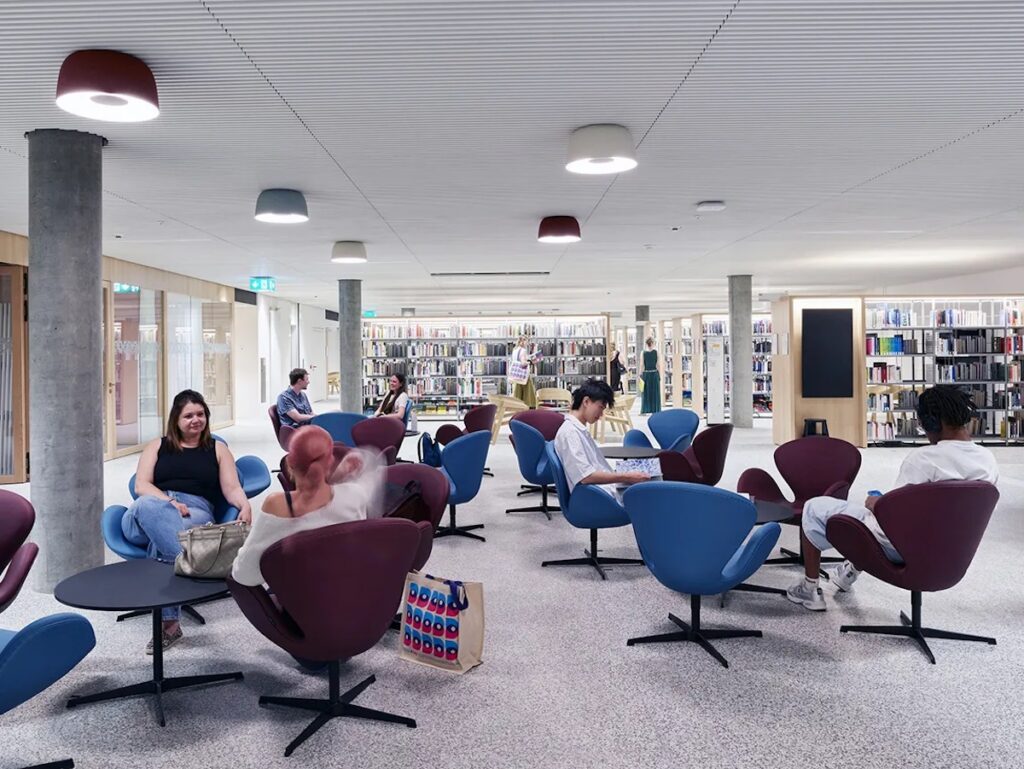 la-bcu-en-vie--etage-1.https:www.fr.ch:bcu:actualites:la-nouvelle-bcu-ouvre-ses-portes