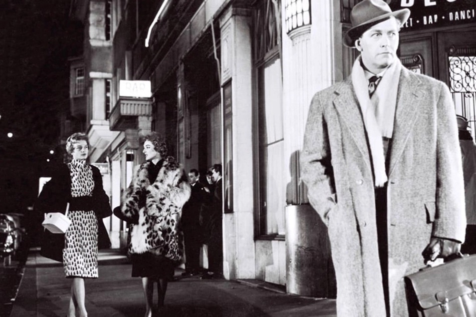 «Café Odeon»: Bei Erscheinen ein Flop, heute ein Klassiker. Im Versuch, sich vom kleinbürgerlichen Milieu seiner früheren Filme zu lösen, lässt Kurt Früh das Melodrama seiner vom Dorf in die Stadt geflohenen Heldin in Zürichs titelgebendem Literatencafé spielen. (Bild: © Praesens-Film / SRF / Stadtarchiv Zürich)