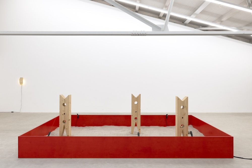 Yanik Soland, Walking On Rubber Eggshells, 2026; Tanuki, 2026.Courtesy of the artist. Ausstellungsansichten Kunsthaus Baselland 2026. Foto: Gina Folly © Kunsthaus Baselland